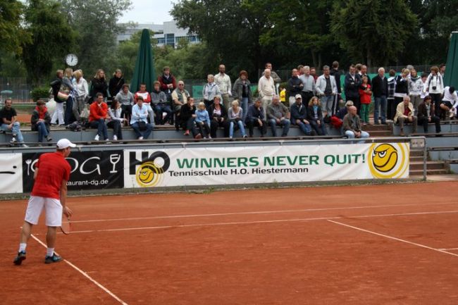 Heimspiel auf Court M im Tennisclub Tübingen 2011